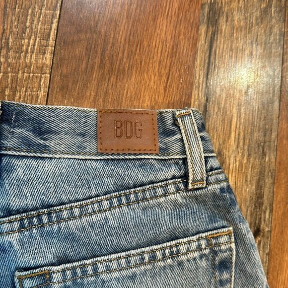 BDG denim jean shorts 24 (6025) - Picture 5 of 7